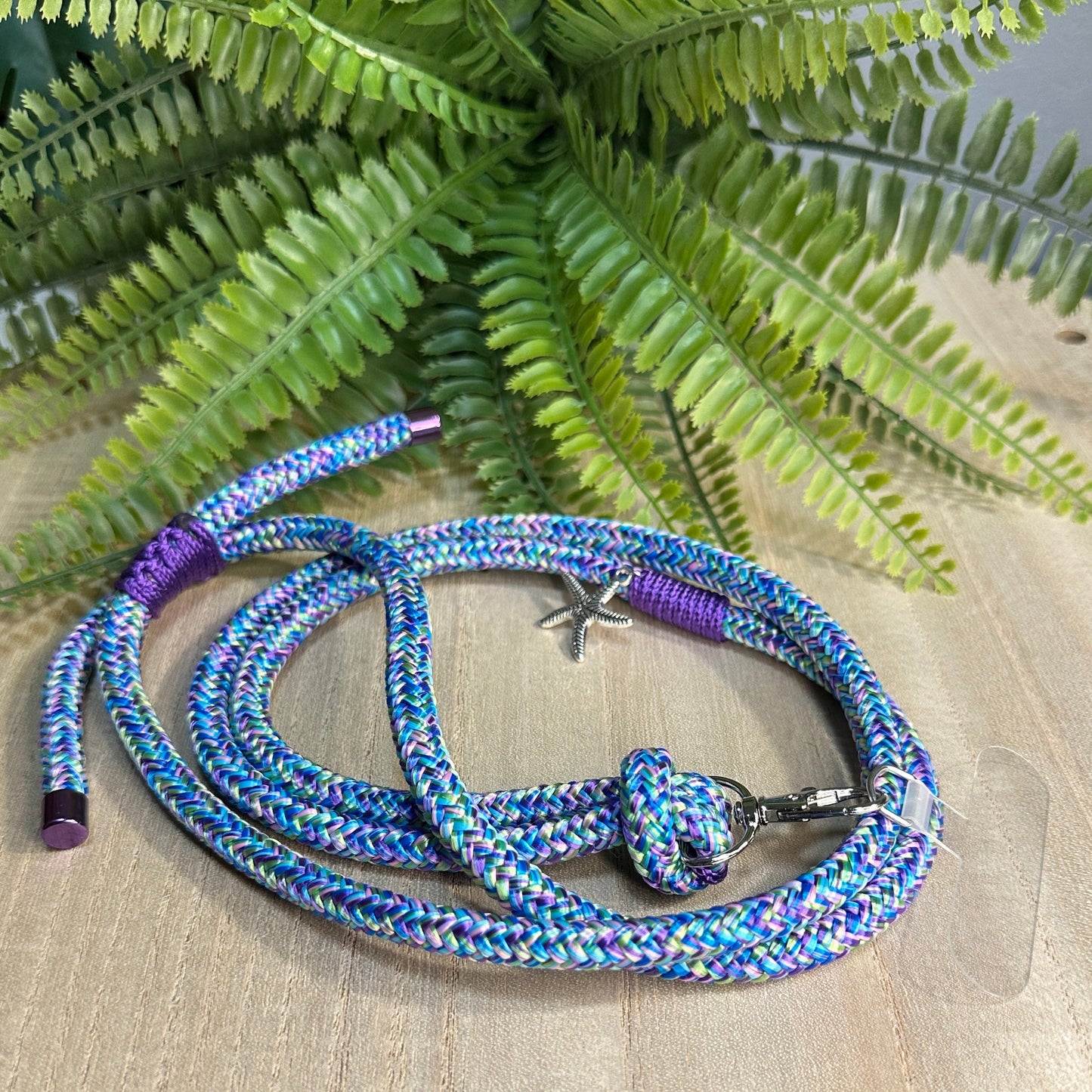Gesamtansicht der Handykette Mermaid mit Seesternanhänger und Einlagepatch
